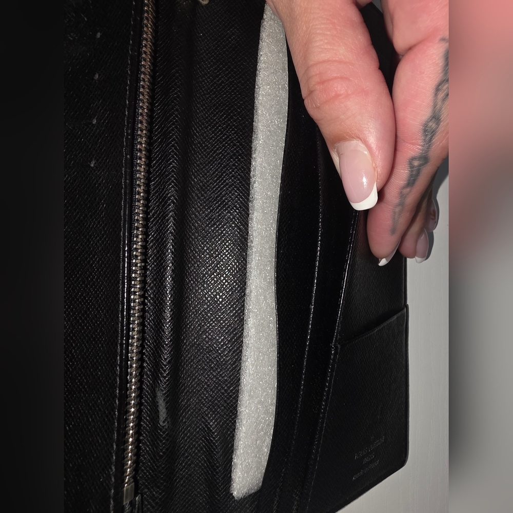 Louis Vuitton Damier Graphite Brazza Wallet | EXCELLENT CONDITION ✨️ - Picture 9 of 12